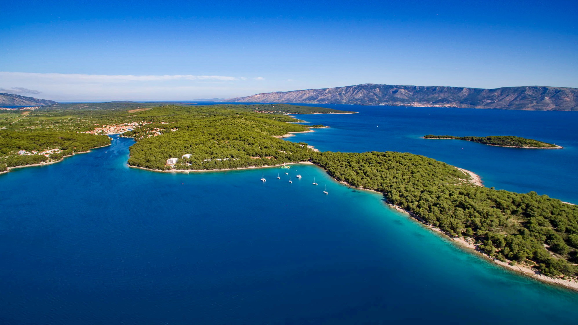 Kampiranje Vrboska, kamp Nudist - Avtokampi.si