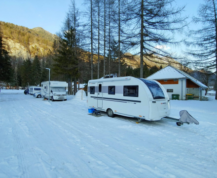 Zimsko kampiranje - kamp Špik