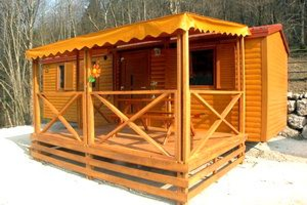 Campo Nadiza offers four wooden mobile homes
