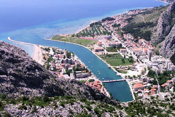 Board on holidays? Not in Camping Galeb in Omiš!