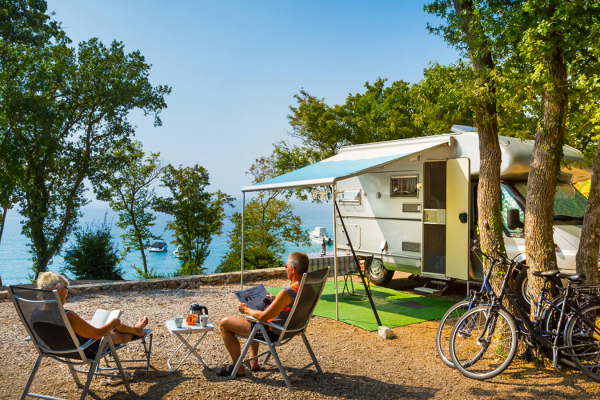 Aminess kampi vabijo na kamping počitnice v Novigrad in Njivice na otoku Krk