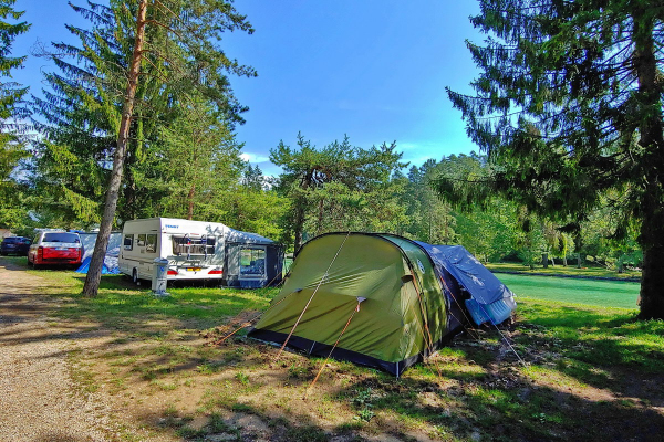Kamp Šobec - z enim turističnim bonom do mini družinskih počitnic