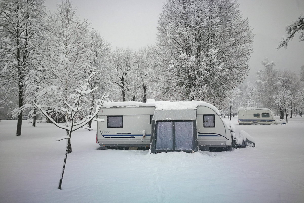 Kamp Danica vabi v Bohinj na zimske vragolije in praznično kampiranje